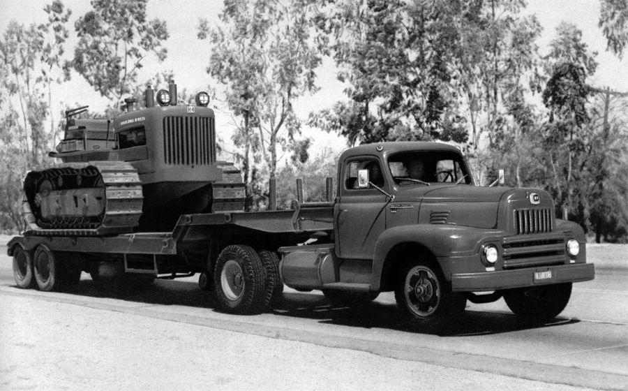  International-Harvester L-195 Tractor Truck 1952 года  (фото 4 из 4)